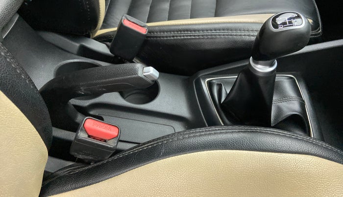 2018 Hyundai Elite i20 ASTA 1.2 (O), Petrol, Manual, 91,609 km, Gear Lever