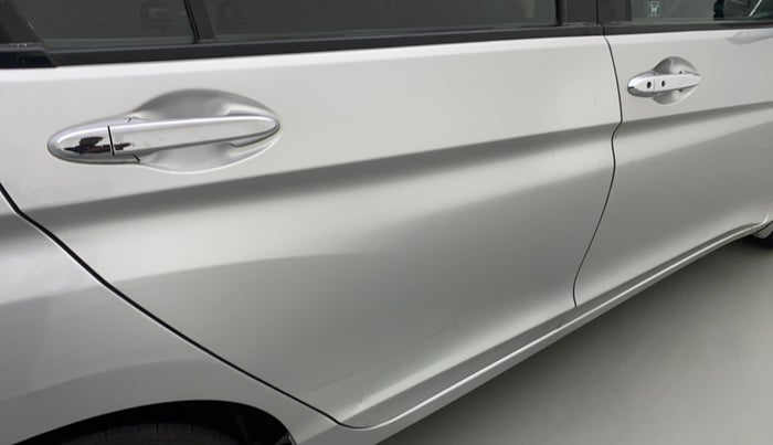 2016 Honda City 1.5L I-VTEC VX (O) MT, Petrol, Manual, 91,946 km, Right rear door - Slightly dented