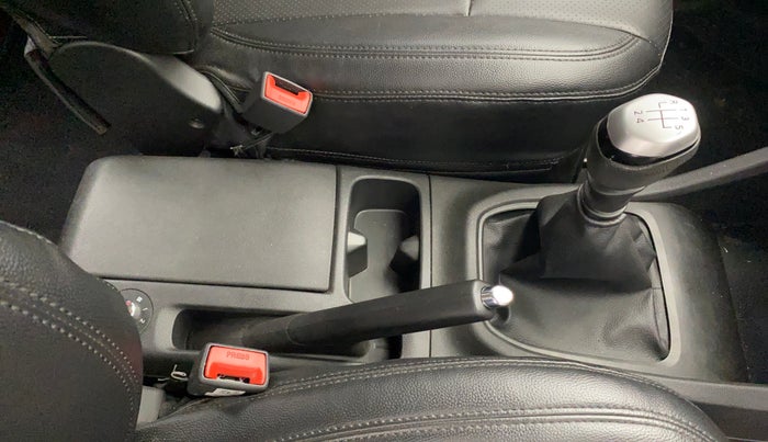 2019 Renault TRIBER RXZ, Petrol, Manual, 30,870 km, Gear Lever