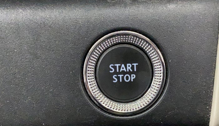 2019 Renault TRIBER RXZ, Petrol, Manual, 30,870 km, Keyless Start/ Stop Button