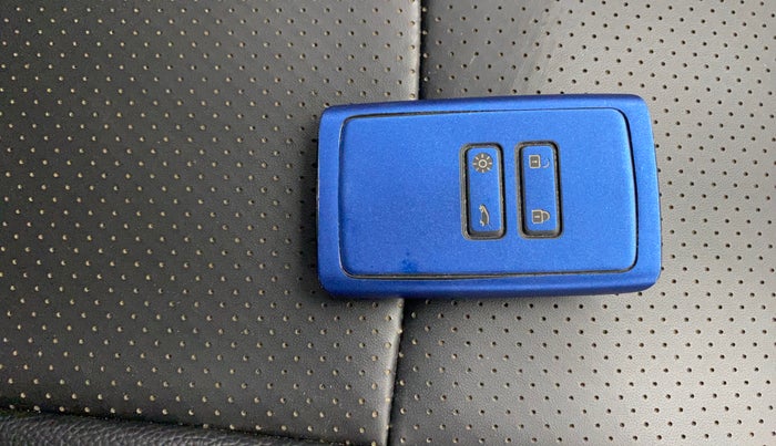 2019 Renault TRIBER RXZ, Petrol, Manual, 30,870 km, Key Close Up