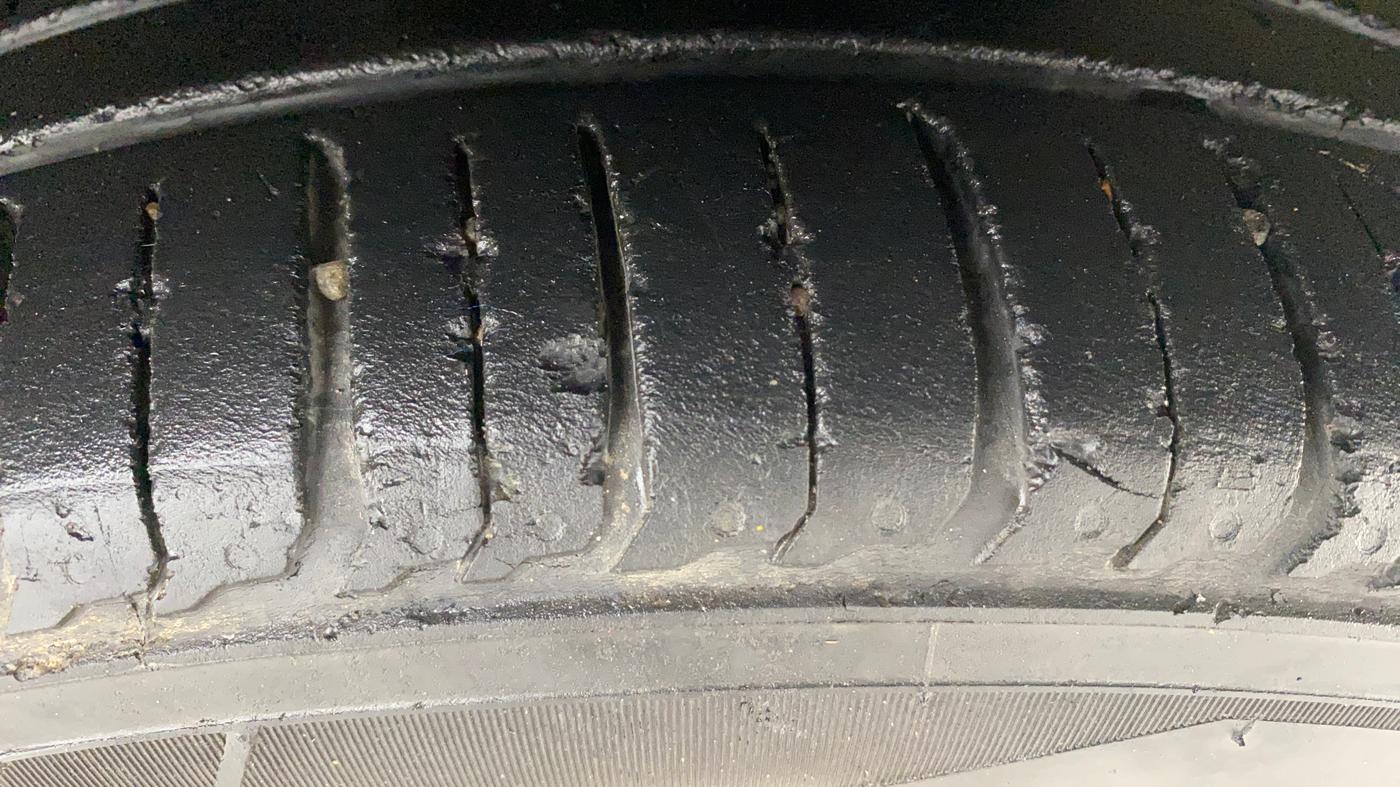 2019 Renault TRIBER RXZ, Petrol, Manual, 30,870 km, Right Front Tyre Tread