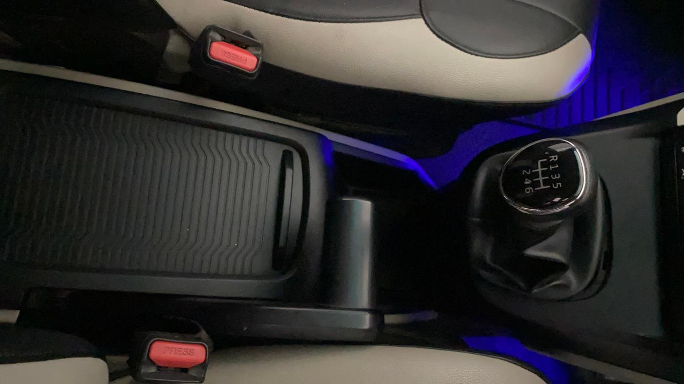 2018 Mahindra MARAZZO M6 7 STR, Diesel, Manual, 97,609 km, Gear Lever