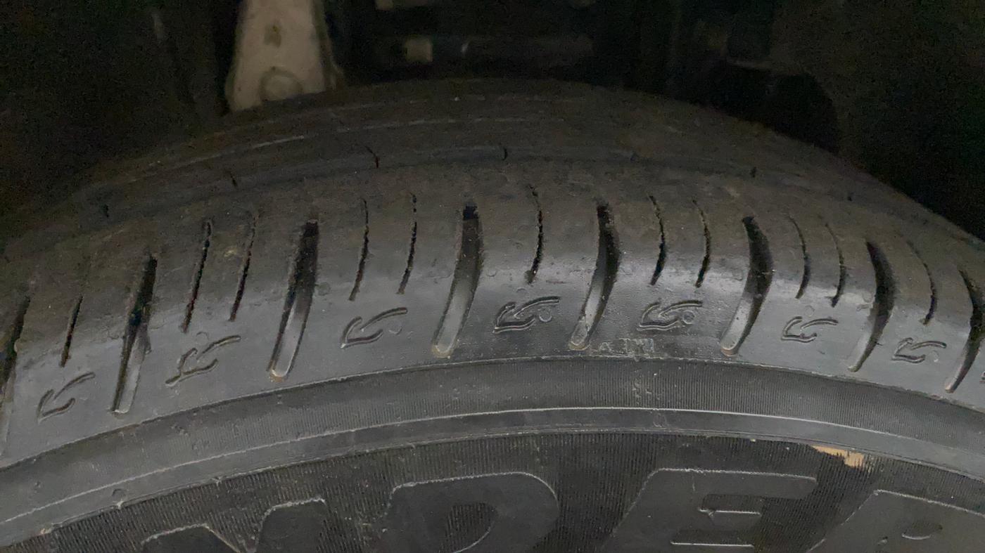2018 Mahindra MARAZZO M6 7 STR, Diesel, Manual, 97,609 km, Right Front Tyre Tread