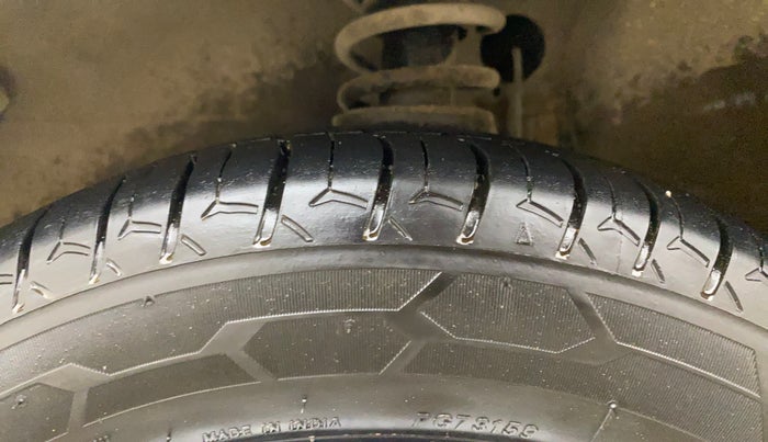 2016 Maruti Alto K10 VXI, Petrol, Manual, 69,833 km, Left Front Tyre Tread