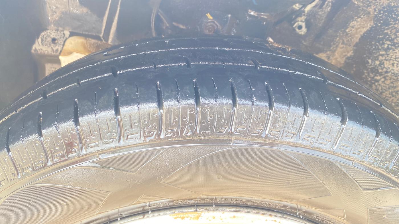 2021 Maruti New Wagon-R LXI CNG 1.0, CNG, Manual, 65,936 km, Left Front Tyre Tread