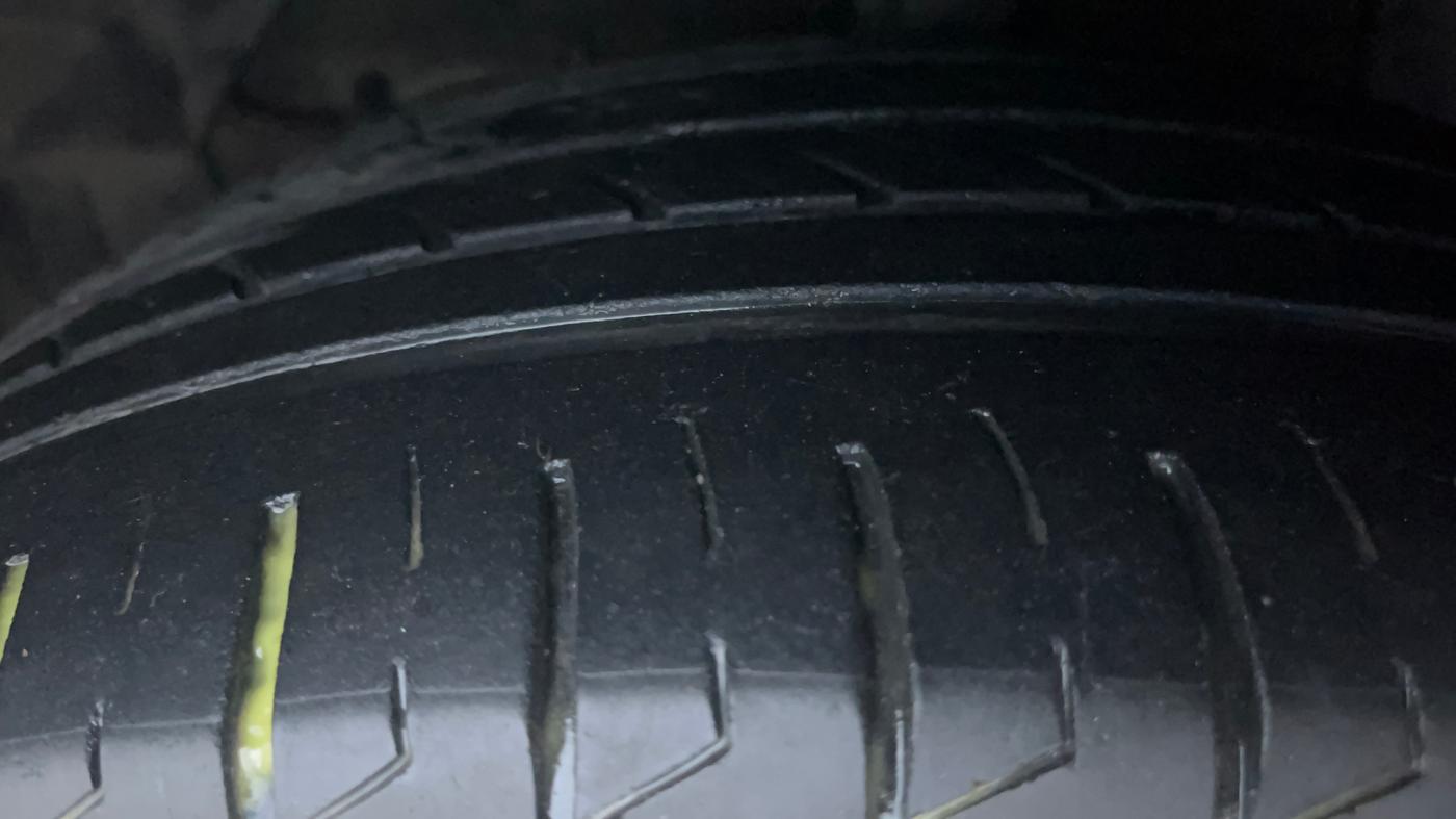 2019 Maruti S Cross ALPHA 1.3, Diesel, Manual, 74,300 km, Left Front Tyre Tread