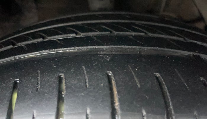 2019 Maruti S Cross ALPHA 1.3, Diesel, Manual, 74,031 km, Right Front Tyre Tread