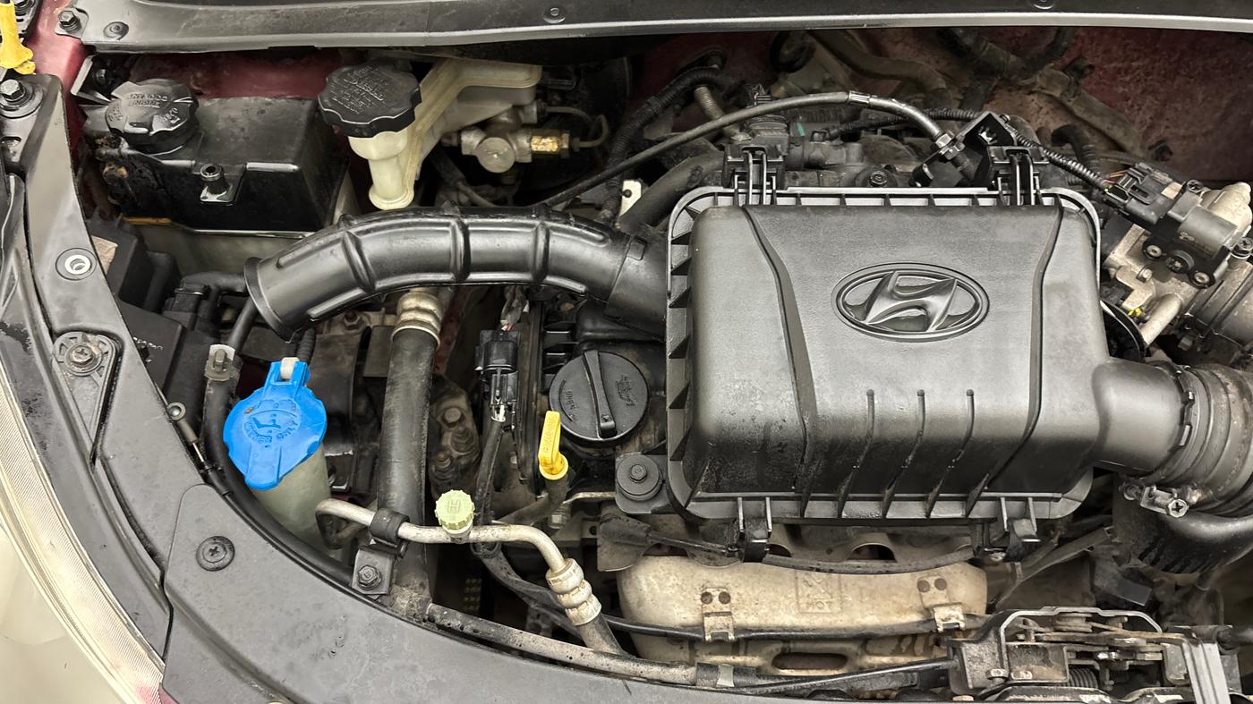 2014 Hyundai i10 SPORTZ 1.1, Petrol, Manual, 67,683 km, Engine View - Right
