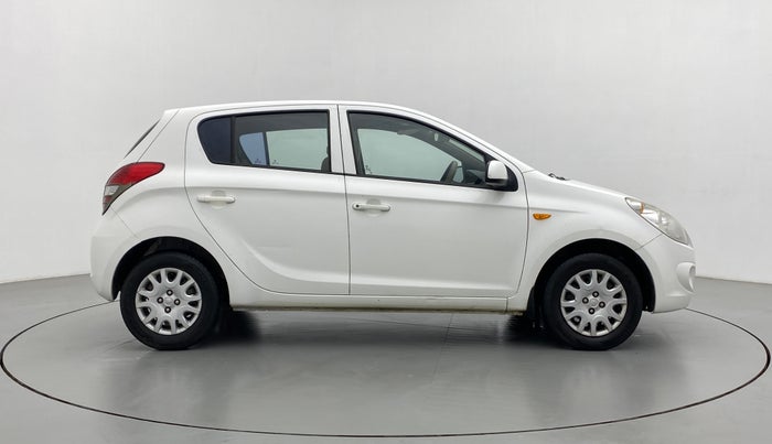2011 Hyundai i20 MAGNA 1.2, Petrol, Manual, 1,23,488 km, Right Side View