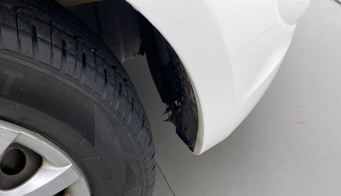 2011 Hyundai i20 MAGNA 1.2, Petrol, Manual, 1,23,488 km, Right fender - Lining loose