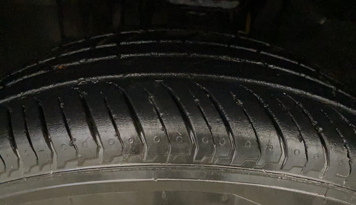 2022 Nissan MAGNITE XV TURBO, Petrol, Manual, 25,196 km, Left Front Tyre Tread