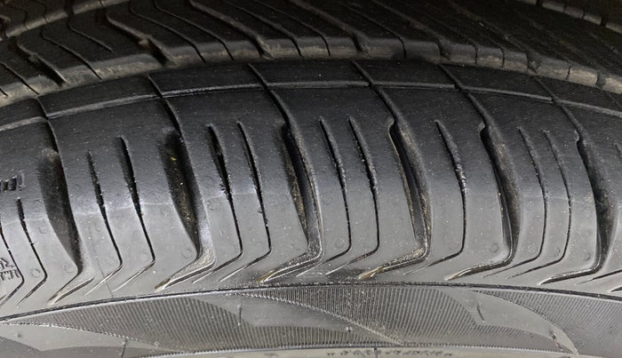 2019 Hyundai Elite i20 ASTA (O) CVT, Petrol, Automatic, 36,036 km, Right Front Tyre Tread