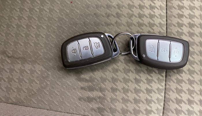 2019 Hyundai Elite i20 ASTA (O) CVT, Petrol, Automatic, 36,036 km, Key Close Up