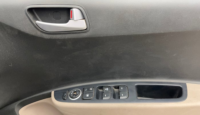 2016 Hyundai Grand i10 SPORTZ 1.2 KAPPA VTVT, Petrol, Manual, 70,202 km, Driver Side Door Panels Control