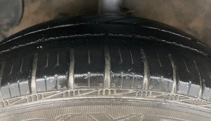 2016 Hyundai Grand i10 SPORTZ 1.2 KAPPA VTVT, Petrol, Manual, 70,202 km, Left Front Tyre Tread