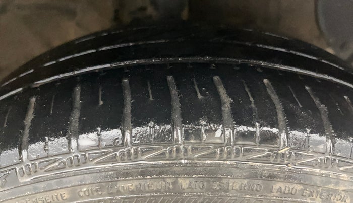 2016 Hyundai Grand i10 SPORTZ 1.2 KAPPA VTVT, Petrol, Manual, 70,202 km, Right Front Tyre Tread