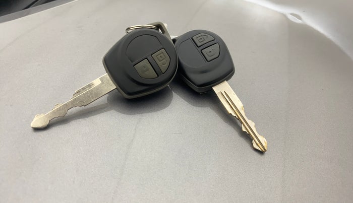 2013 Maruti Swift VXI, Petrol, Manual, 1,16,641 km, Key Close Up