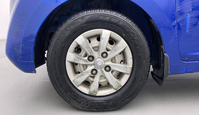 2015 Hyundai Eon D-LITE+, Petrol, Manual, 25,121 km, Left Front Wheel