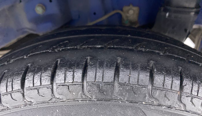 2015 Hyundai Eon D-LITE+, Petrol, Manual, 25,121 km, Left Rear Tyre Tread