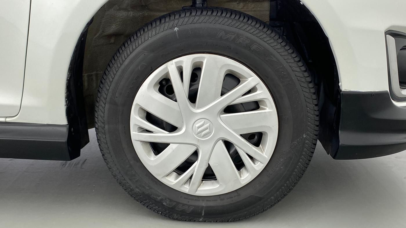 2017 Maruti Swift VXI D, Petrol, Manual, 47,177 km, Right Front Wheel