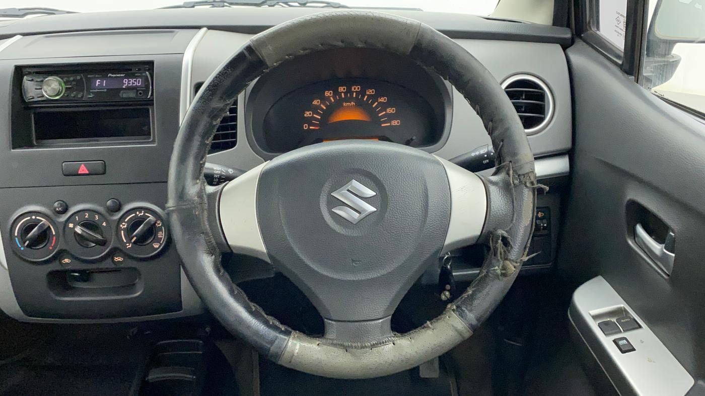 2010 Maruti Wagon R 1.0 LXI, Petrol, Manual, 48,860 km, Steering Wheel Close Up