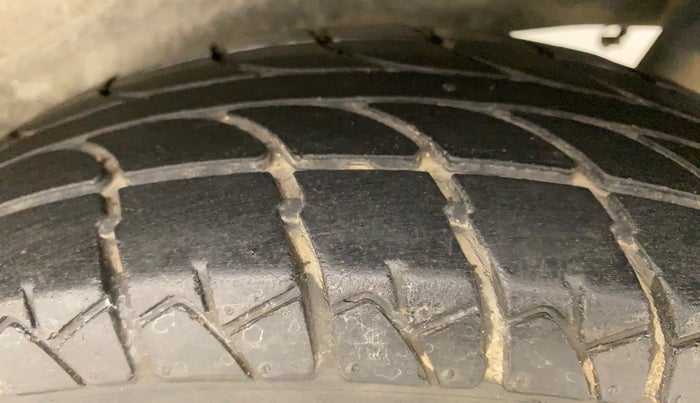 2010 Maruti Wagon R 1.0 LXI, Petrol, Manual, 48,860 km, Left Rear Tyre Tread