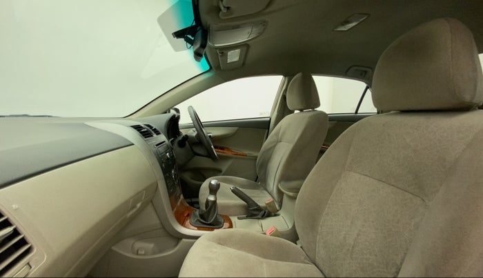 2011 Toyota Corolla Altis G CNG, CNG, Manual, 53,670 km, Right Side Front Door Cabin