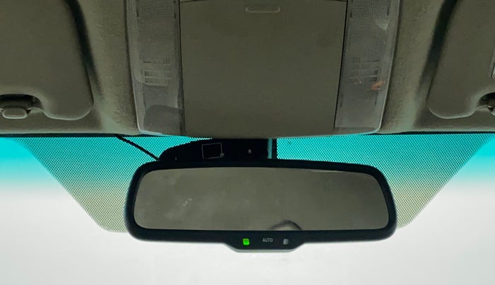 2011 Toyota Corolla Altis G CNG, CNG, Manual, 53,670 km, Infotainment system - Reverse camera not working