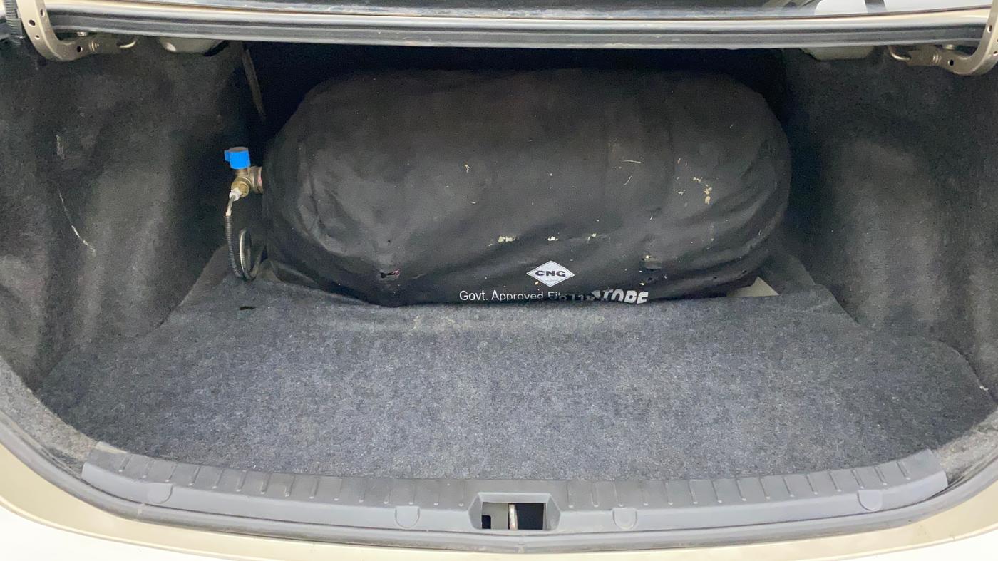 2011 Toyota Corolla Altis G CNG, CNG, Manual, 53,670 km, Boot Inside