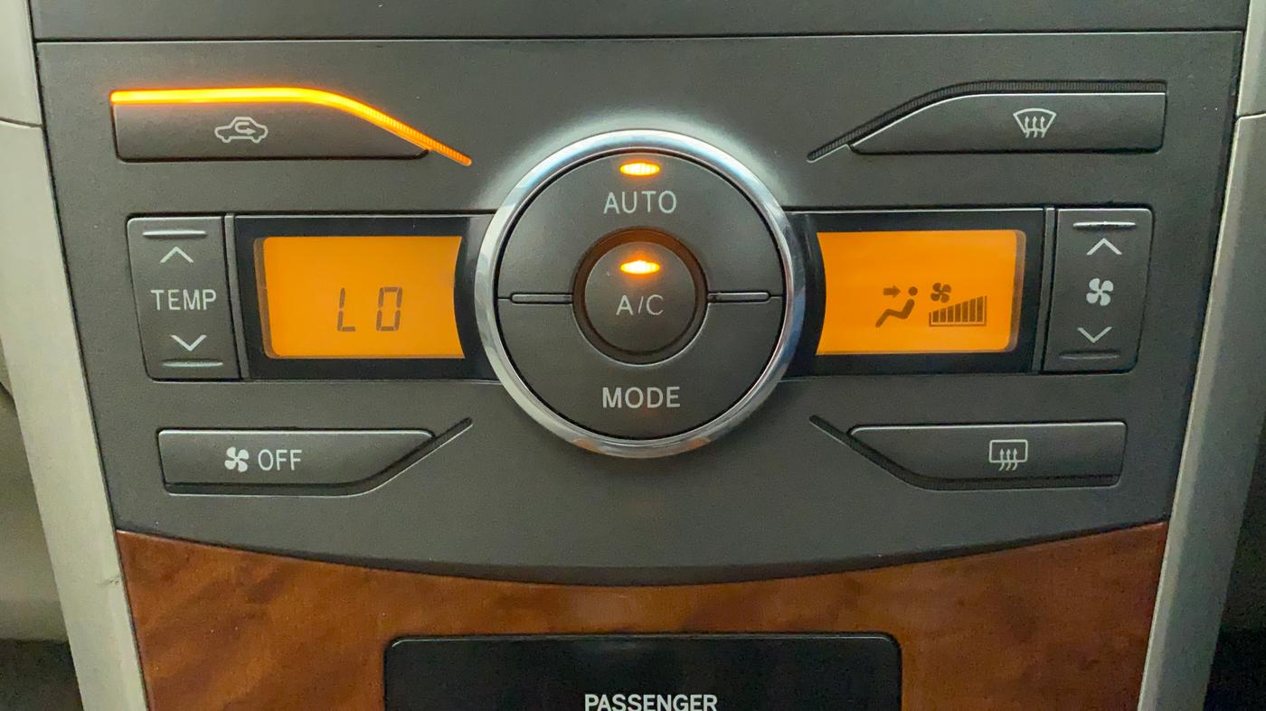 2011 Toyota Corolla Altis G CNG, CNG, Manual, 53,670 km, Automatic Climate Control