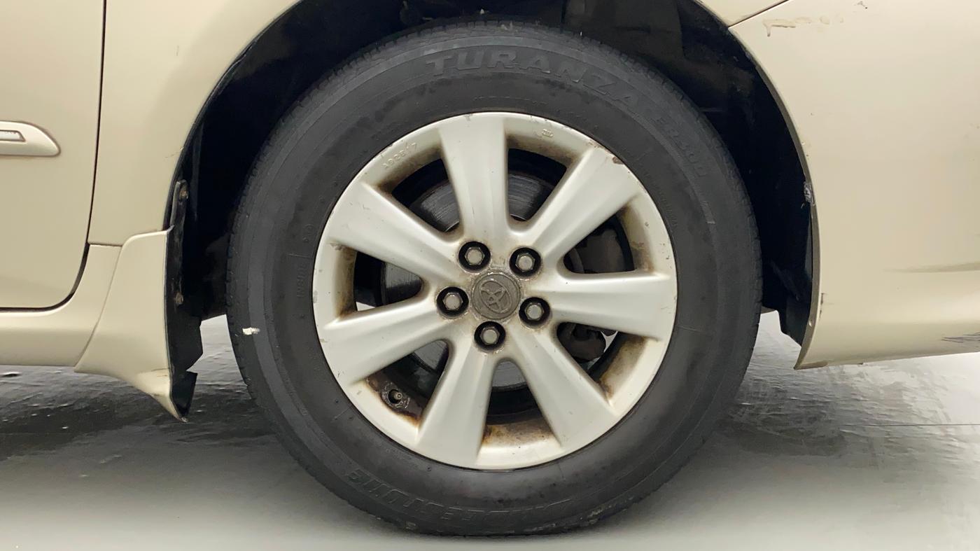 2011 Toyota Corolla Altis G CNG, CNG, Manual, 53,670 km, Right Front Wheel