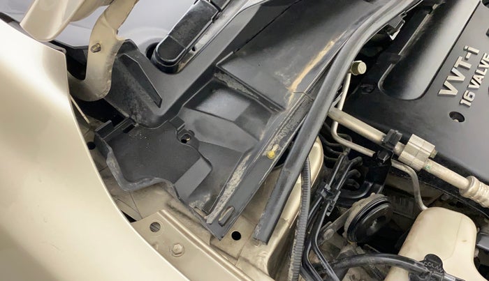 2011 Toyota Corolla Altis G CNG, CNG, Manual, 53,670 km, Bonnet (hood) - Cowl vent panel has minor damage
