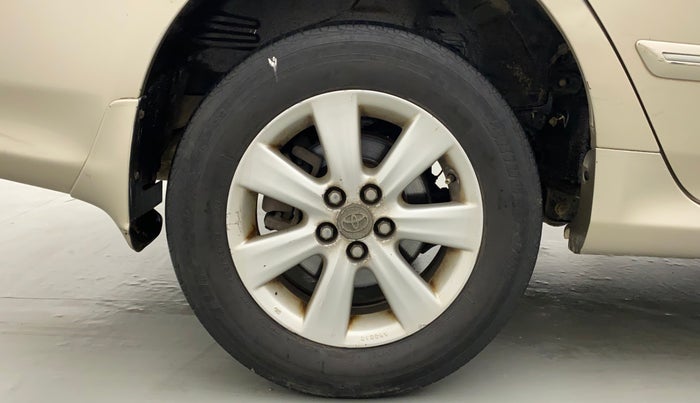 2011 Toyota Corolla Altis G CNG, CNG, Manual, 53,670 km, Right Rear Wheel