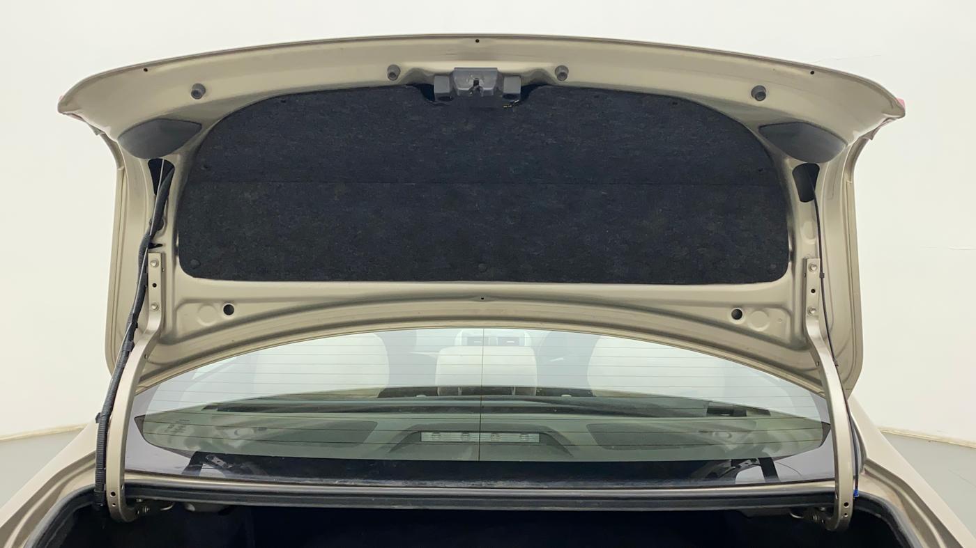 2011 Toyota Corolla Altis G CNG, CNG, Manual, 53,670 km, Boot Door Open