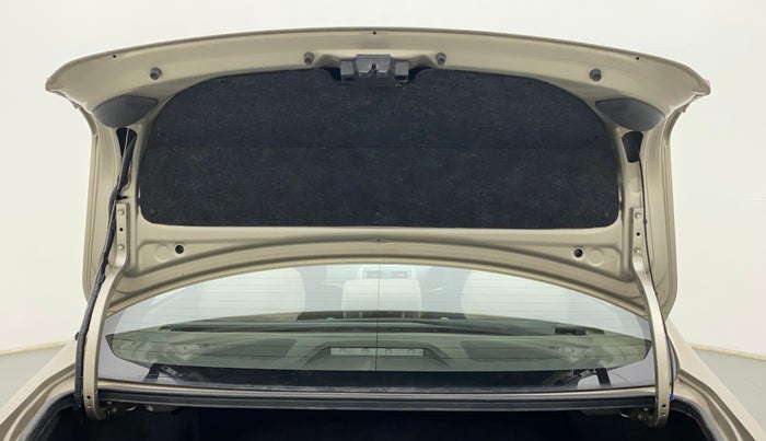 2011 Toyota Corolla Altis G CNG, CNG, Manual, 53,670 km, Boot Door Open