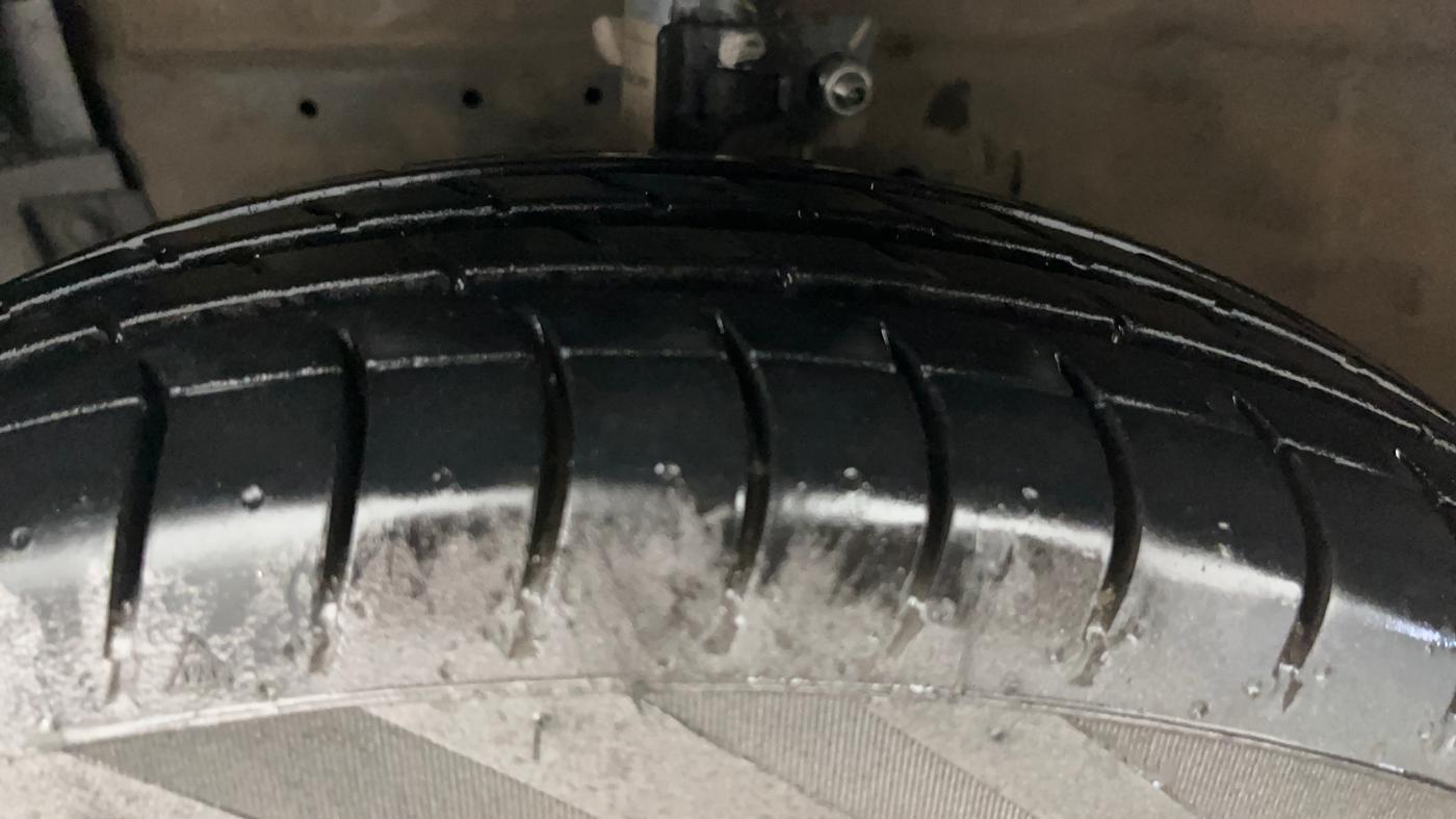 2016 Maruti Swift VXI, Petrol, Manual, 55,567 km, Left Front Tyre Tread