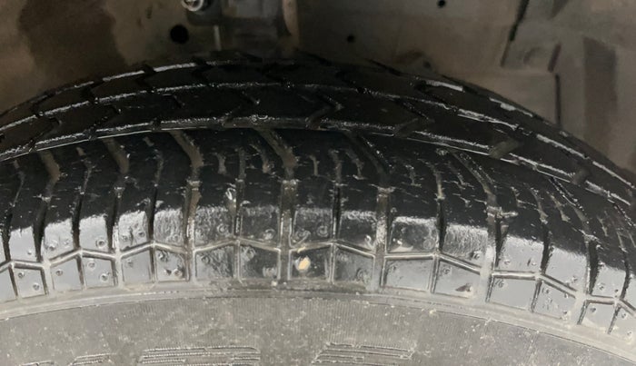 2016 Maruti Swift VXI, Petrol, Manual, 55,567 km, Right Front Tyre Tread