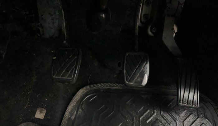 2016 Maruti Swift VXI, Petrol, Manual, 55,567 km, Pedals