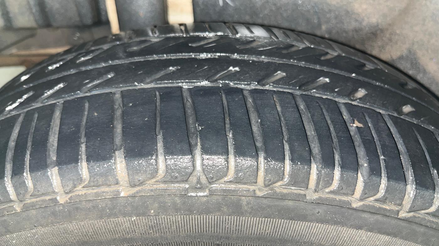 2020 Maruti Swift Dzire TOUR S-CNG, CNG, Manual, 29,641 km, Right Rear Tyre Tread