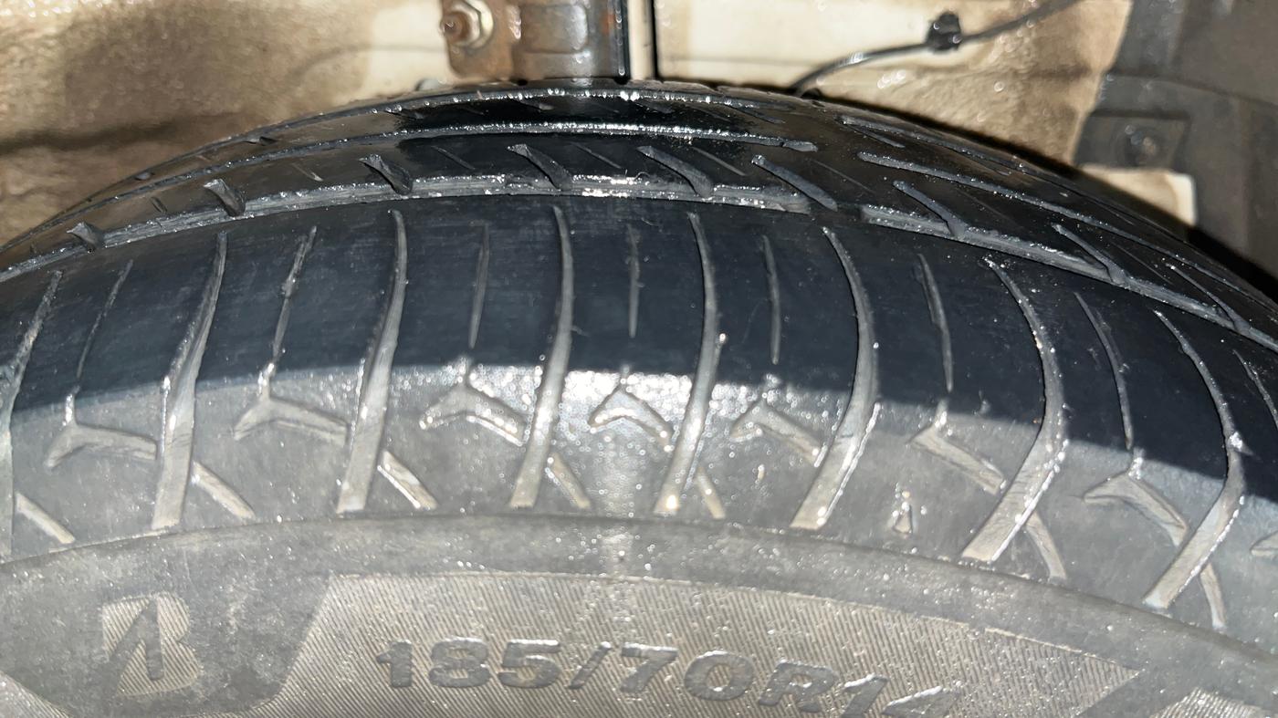 2020 Maruti Swift Dzire TOUR S-CNG, CNG, Manual, 29,641 km, Right Front Tyre Tread