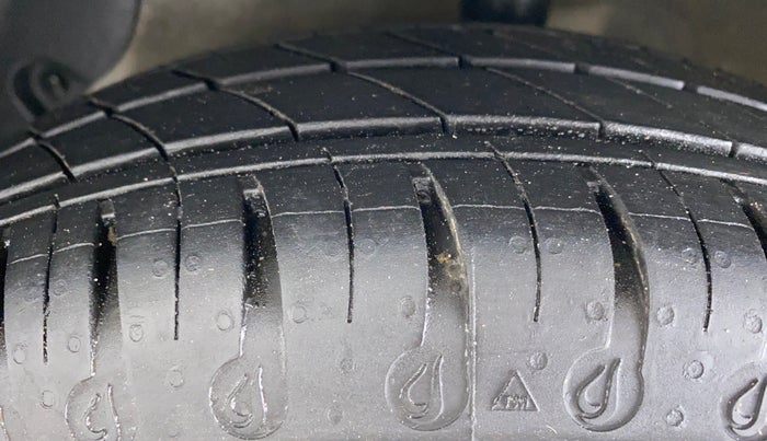 2018 Hyundai Xcent E PLUS, Petrol, Manual, 60,486 km, Left Front Tyre Tread