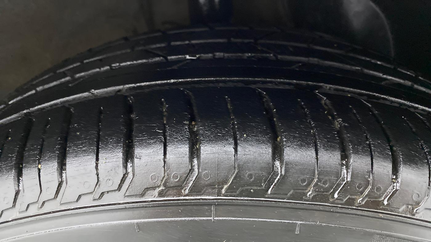 2021 Hyundai NEW I20 ASTA (O) 1.2 MT, Petrol, Manual, 9,217 km, Right Front Tyre Tread