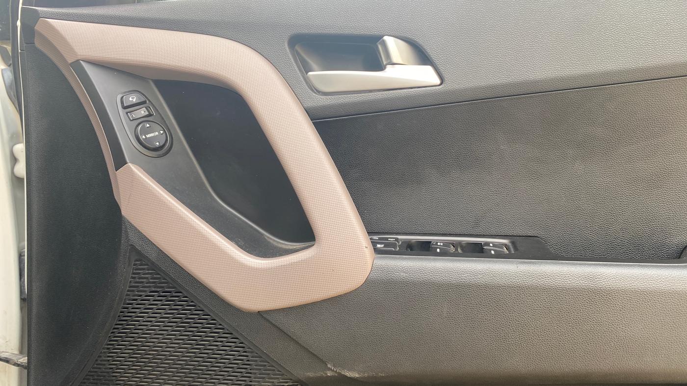 2020 Hyundai Creta SX 1.6 PETROL, CNG, Manual, 82,600 km, Driver Side Door Panels Control