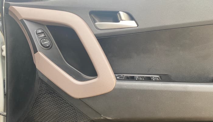 2020 Hyundai Creta SX 1.6 PETROL, CNG, Manual, 82,600 km, Driver Side Door Panels Control
