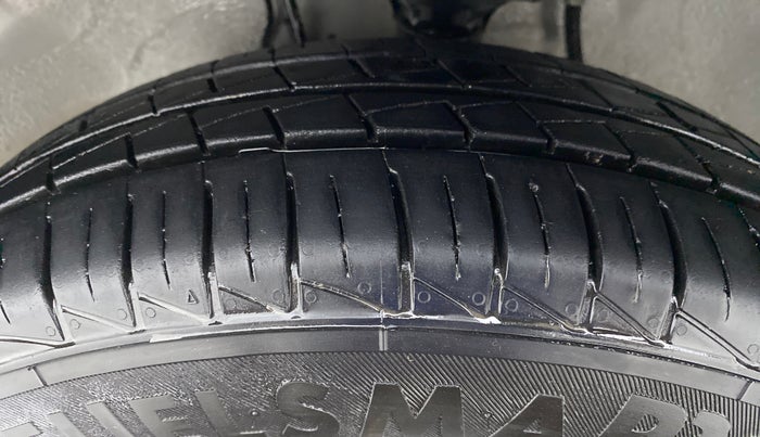2021 Maruti Alto LXI, Petrol, Manual, 5,604 km, Left Front Tyre Tread