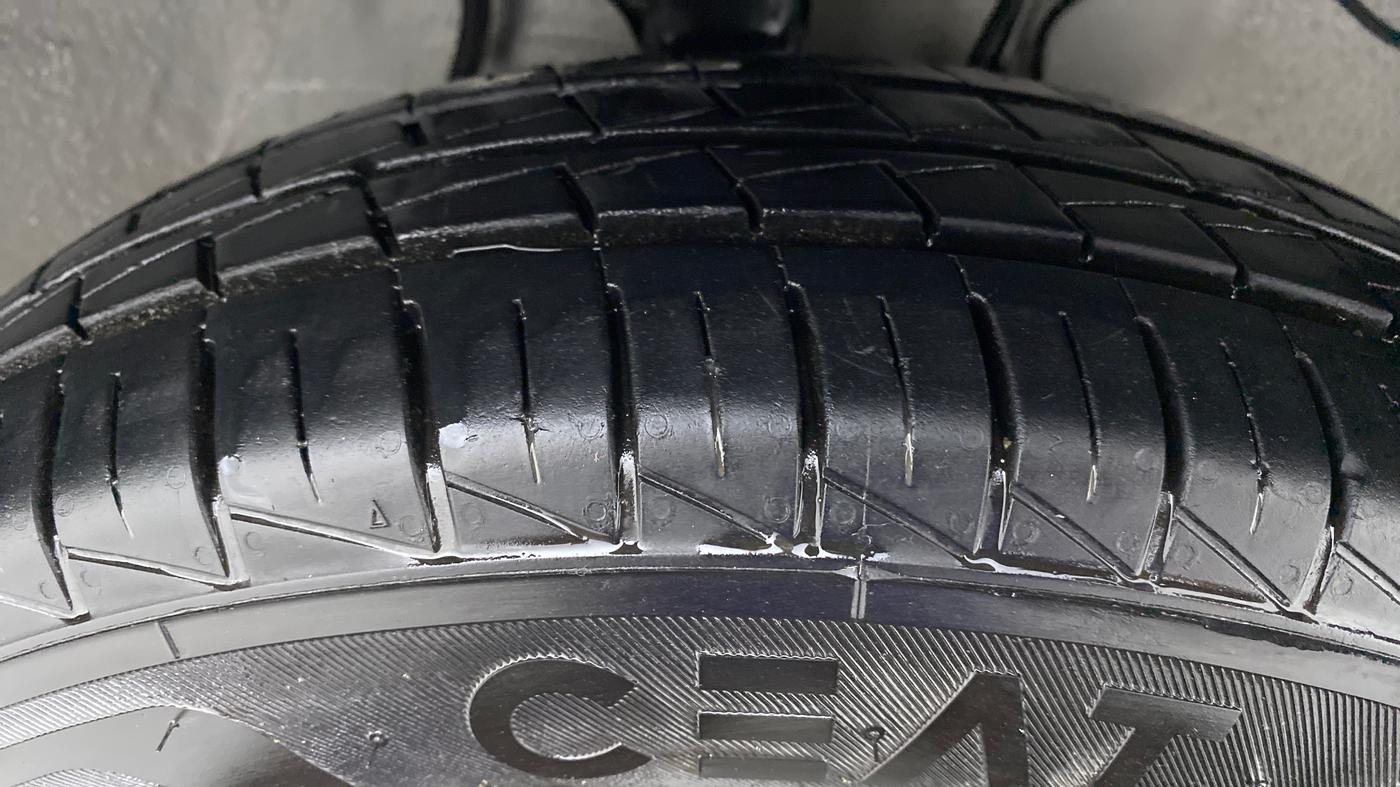 2021 Maruti Alto LXI, Petrol, Manual, 5,604 km, Right Front Tyre Tread
