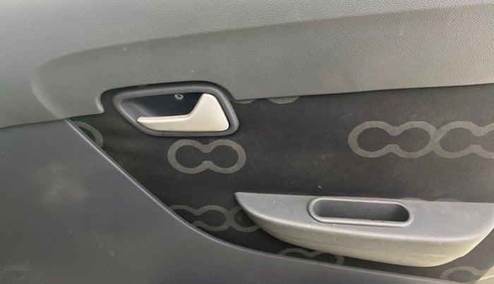 2015 Maruti Alto 800 LXI, Petrol, Manual, 17,676 km, Driver Side Door Panels Control