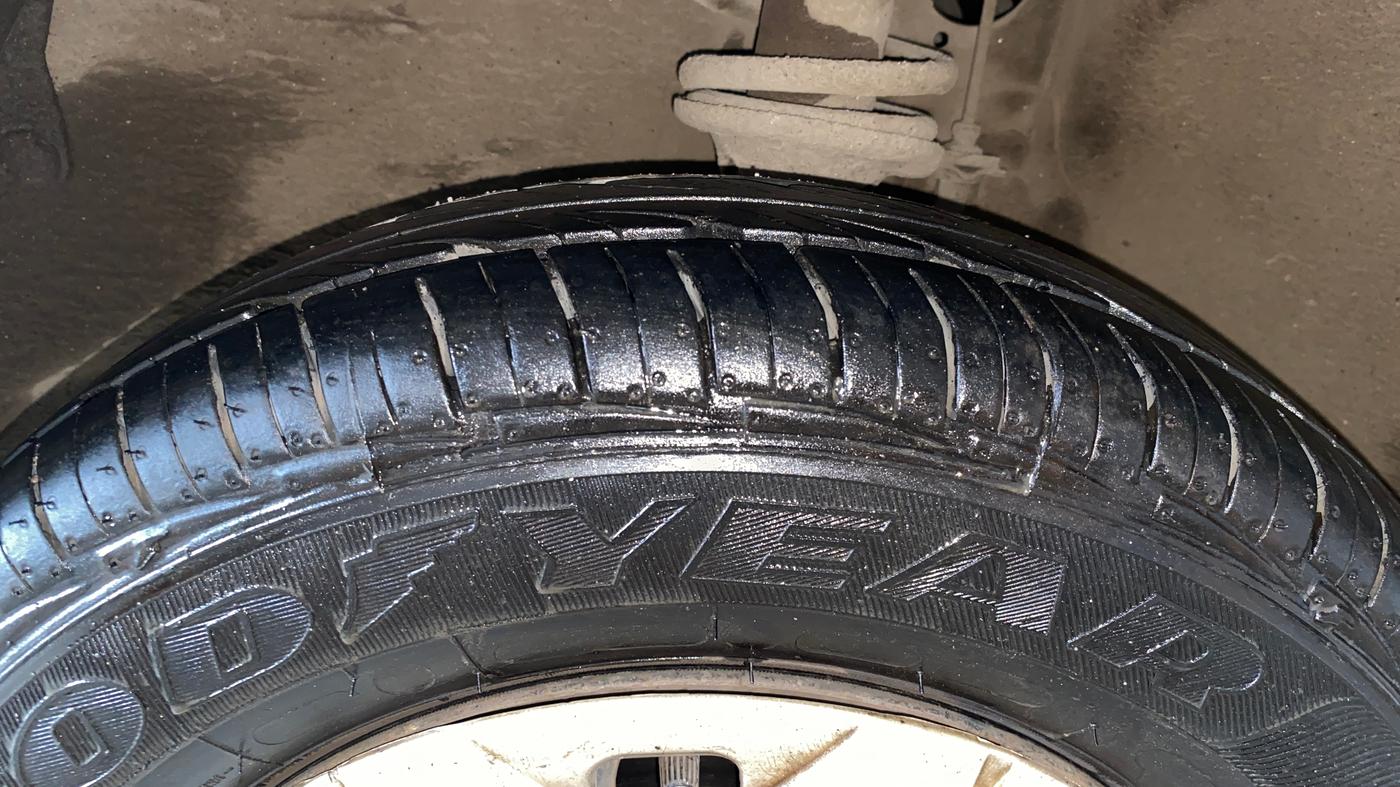 2015 Maruti Alto 800 LXI, Petrol, Manual, 17,713 km, Left Front Tyre Tread