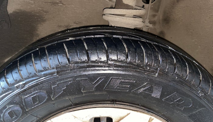 2015 Maruti Alto 800 LXI, Petrol, Manual, 17,676 km, Left Front Tyre Tread